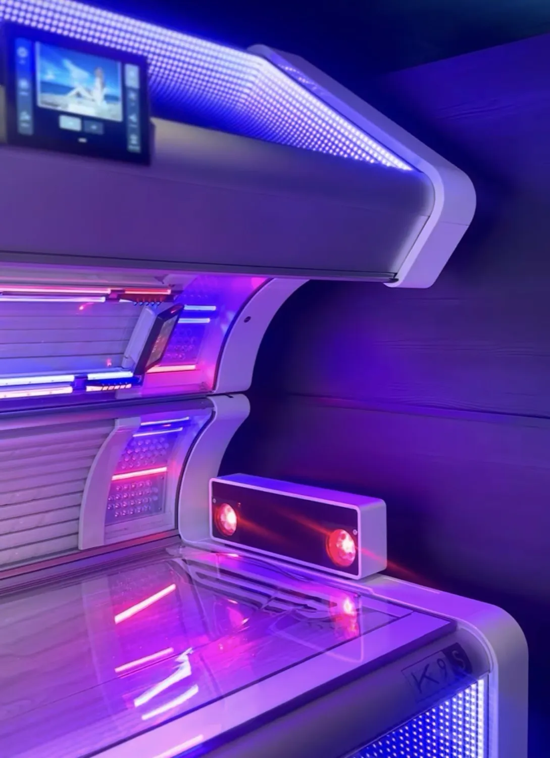 Premium lay down sunbed at Forever Sun
